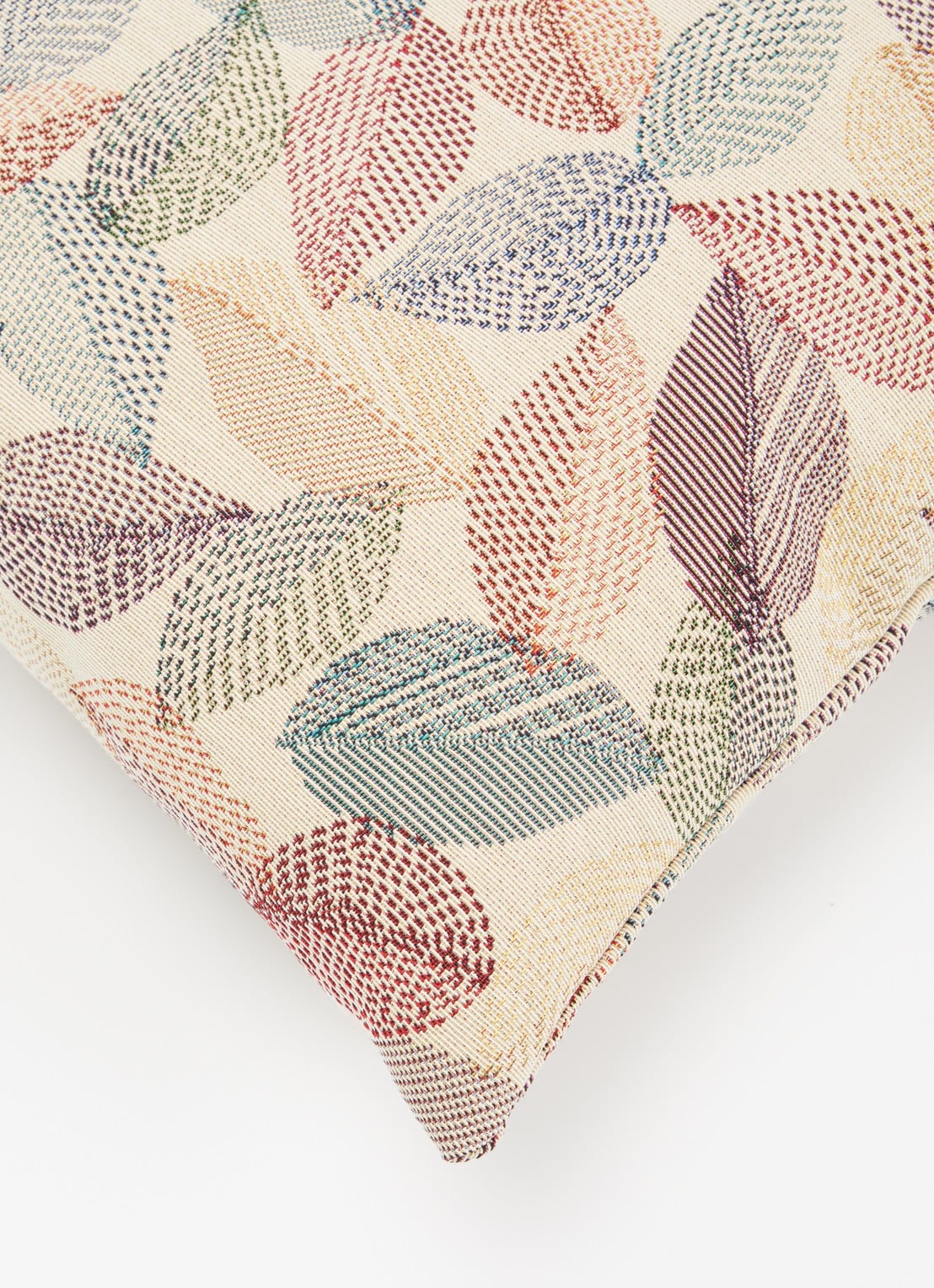 Claudi Stitch Leaf sierkussen 45 x 45 cm - detail 2 beige