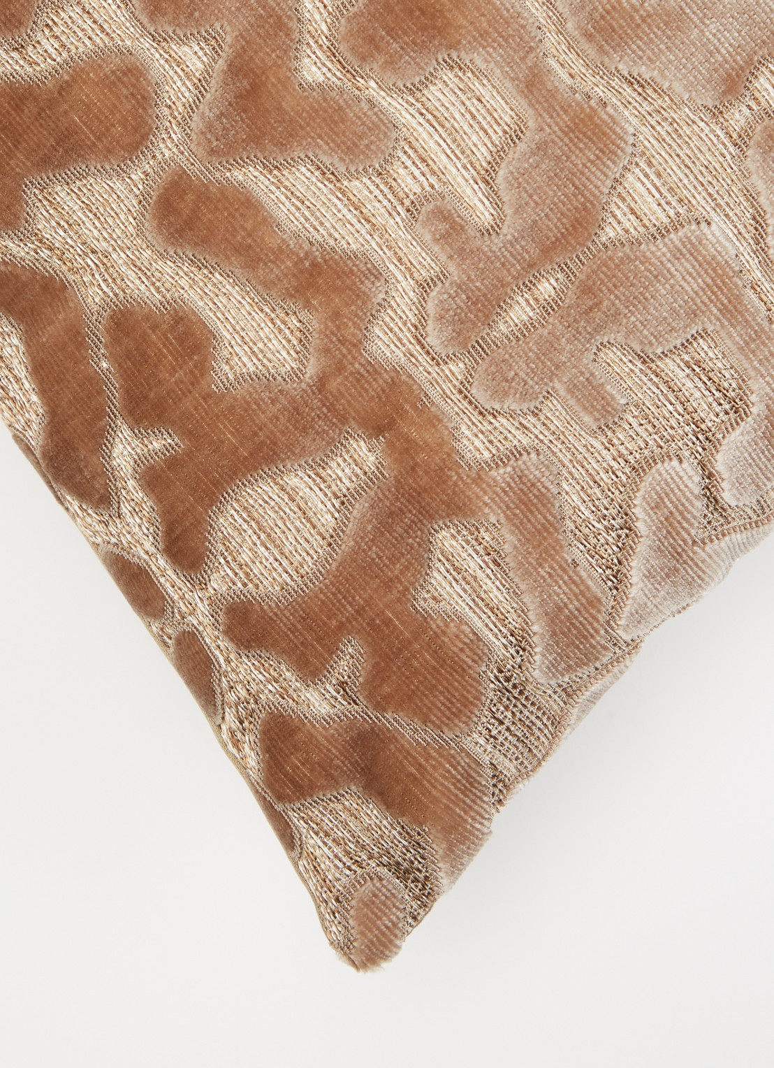 Claudi Talissa sierkussen 45 x 45 cm  - detail 2 beige