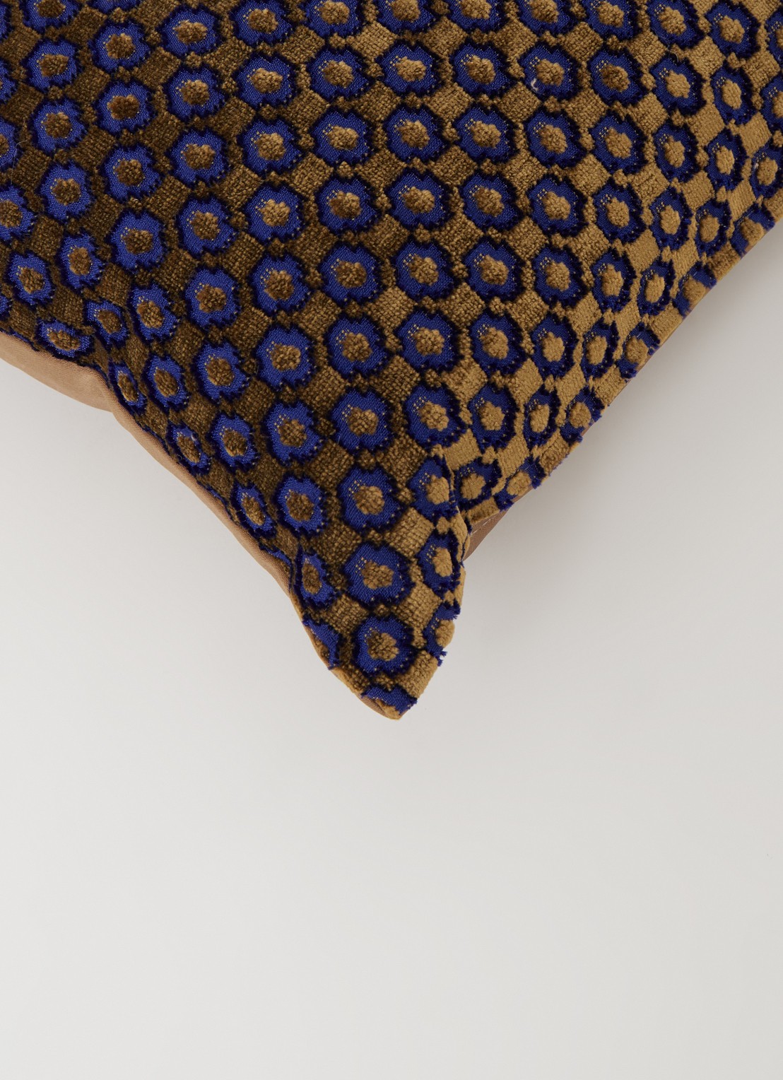 Claudi  Tobinas sierkussen 30 x 45 cm - detail 2 royalblauw