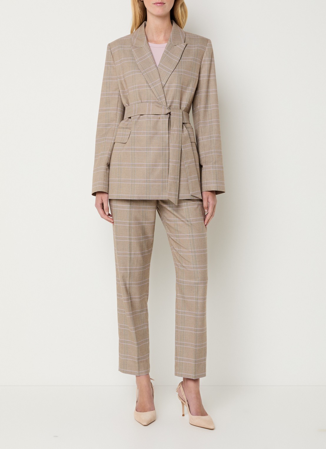 Claudia Sträter Blazer met ruitdessin en strikceintuur - voorkant 4 beige