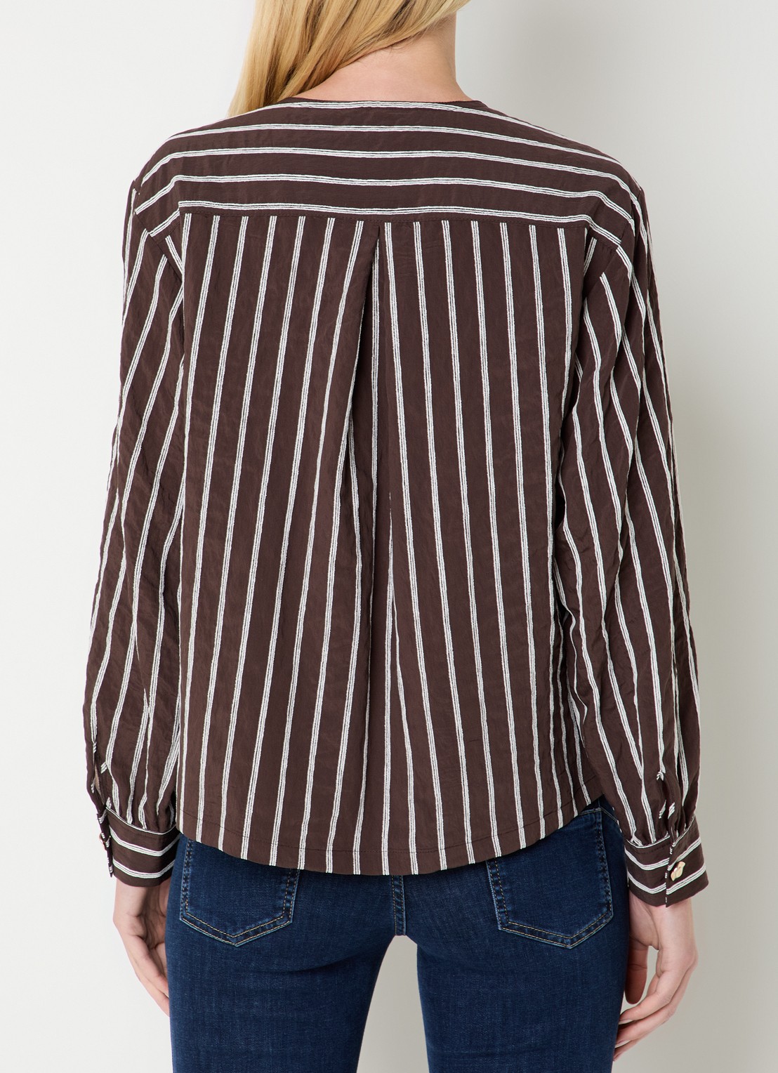 Claudia Sträter blouse met streepprint en opgestikte zakken - achterkant 3 donkerbruin