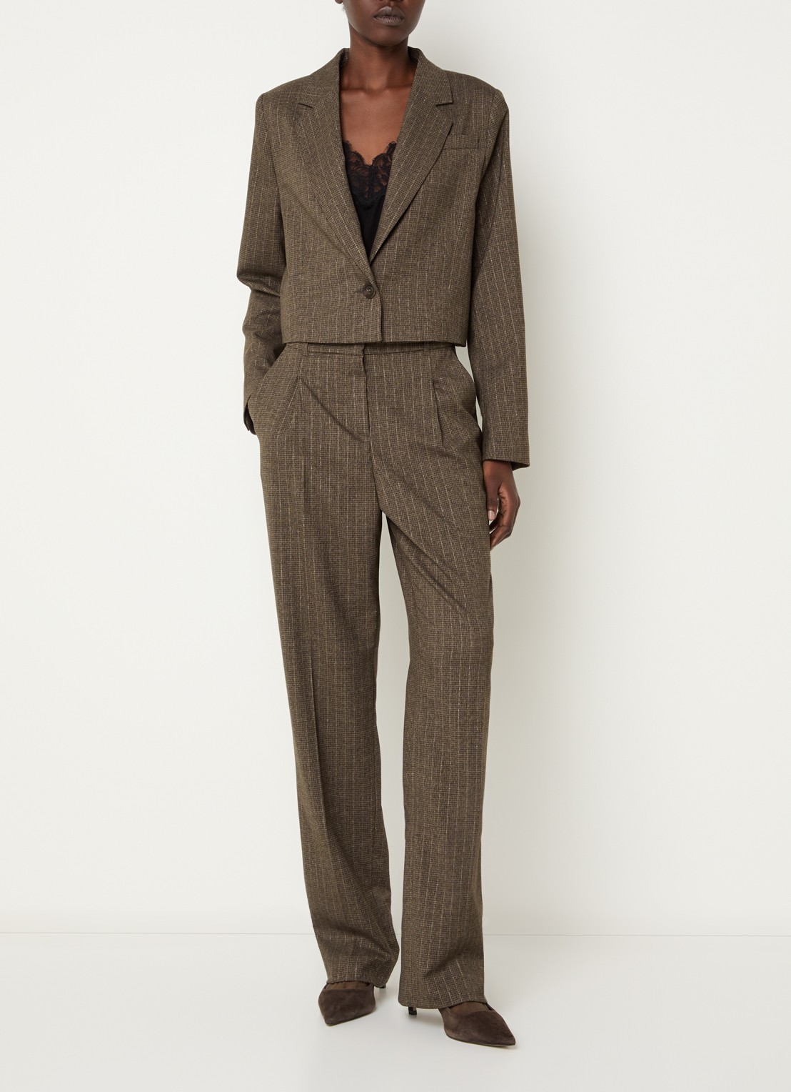 Claudia Sträter Cropped blazer met krijtstreep en lurex - voorkant 3 lichtbruin