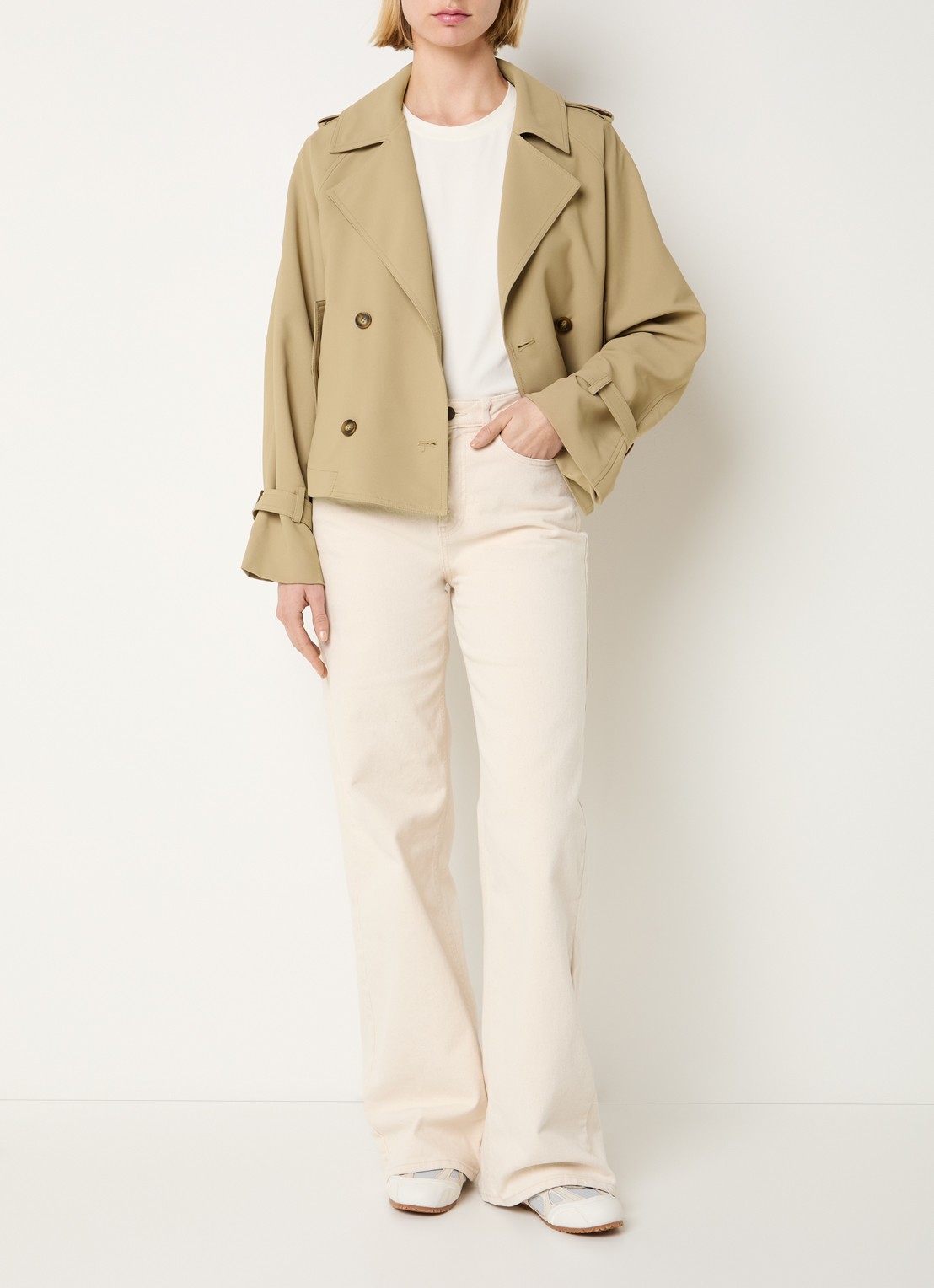 Claudia Sträter Cropped double-breasted trenchcoat met klepzakken - voorkant 3 camel