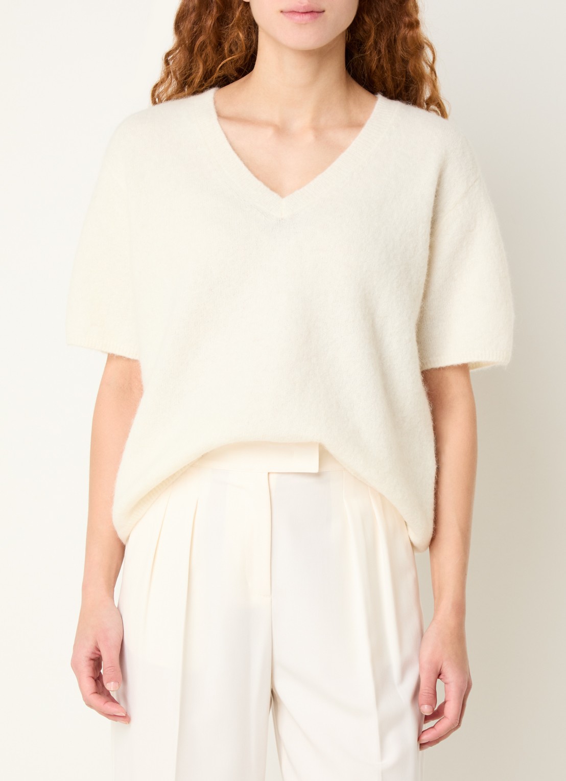 Claudia Sträter Fijngebreide top in alpaca wolblend - detail gebroken wit