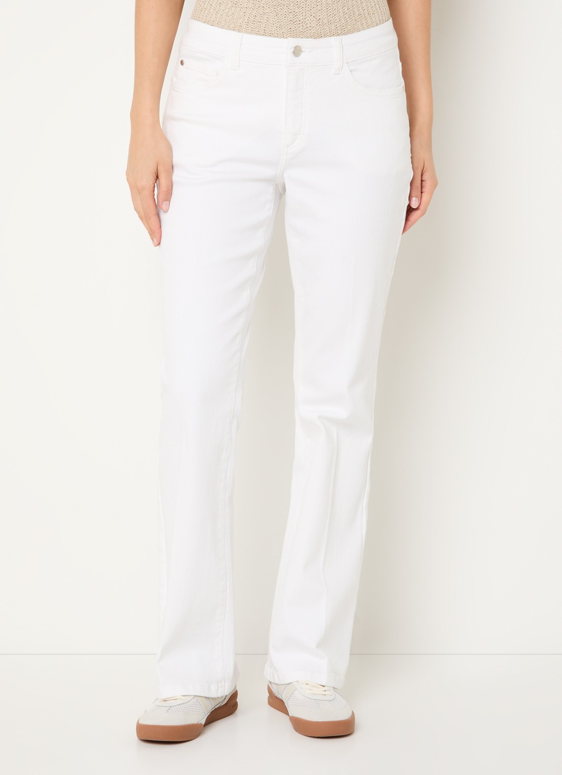 Claudia Sträter Fleur low waist straight leg jeans met gekleurde wassing - detail wit