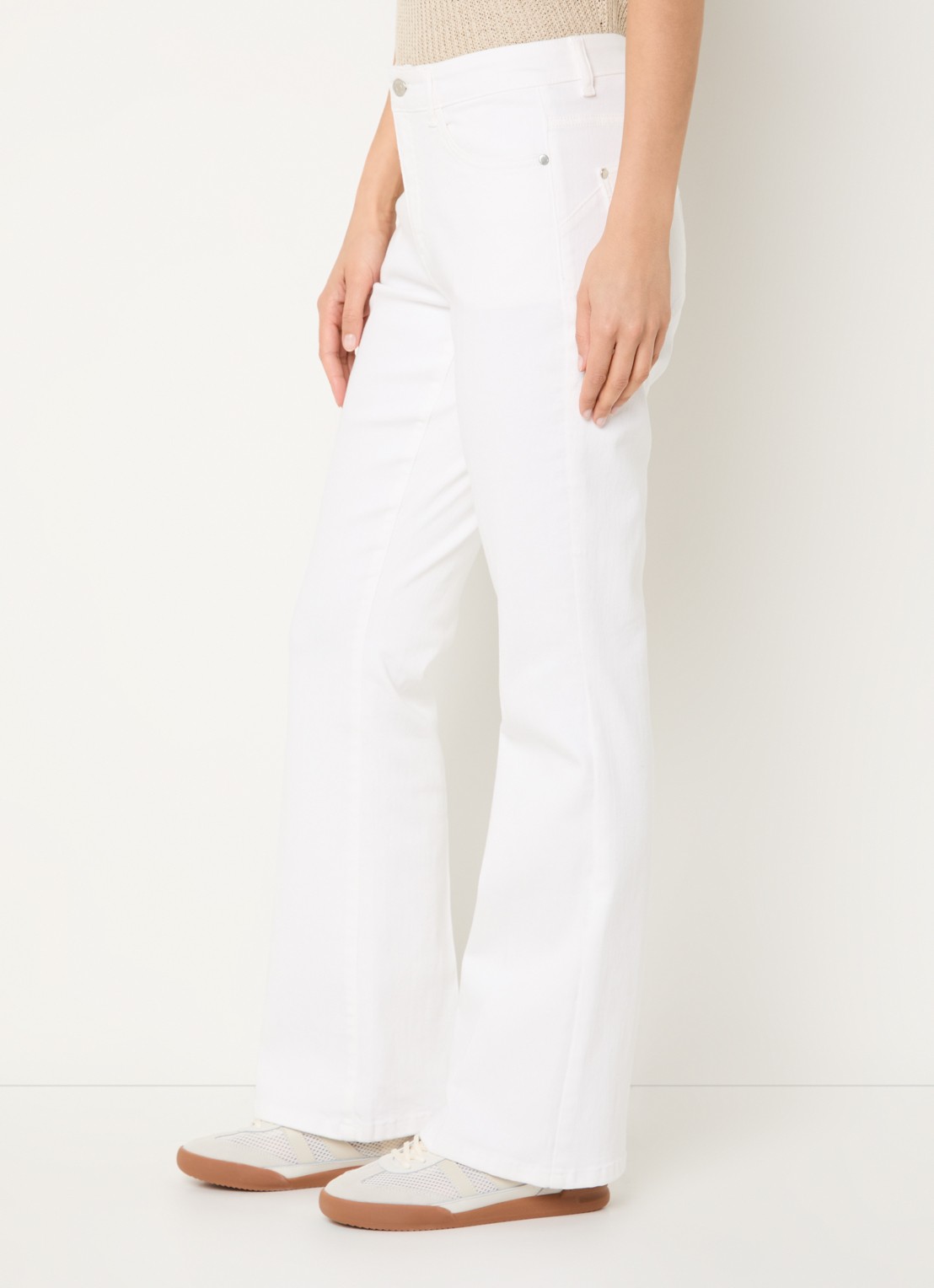 Claudia Sträter Fleur low waist straight leg jeans met gekleurde wassing - detail 2 wit