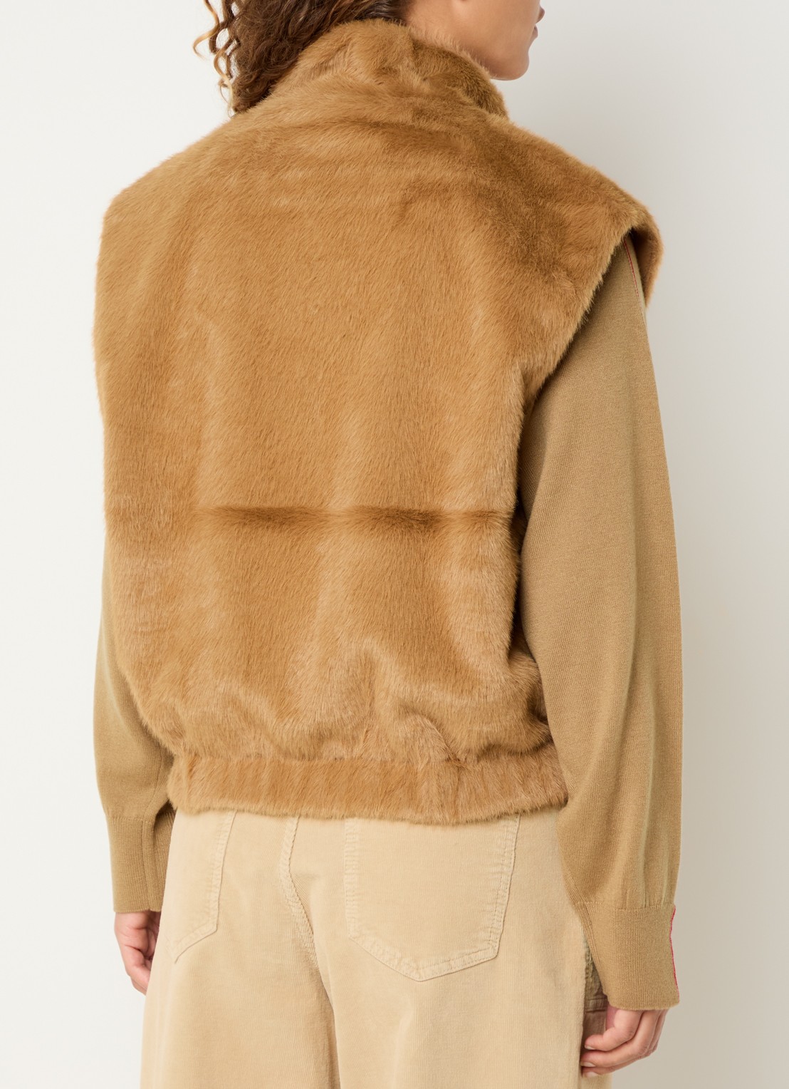 Claudia Sträter Gilet van imitatiebont - achterkant beige