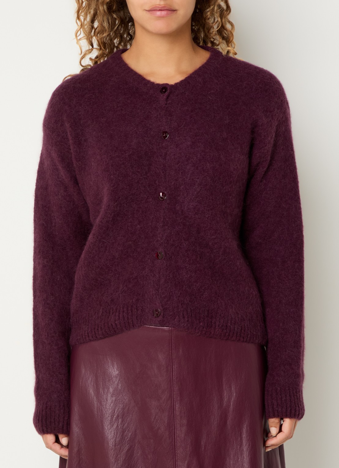 Claudia Sträter Grofgebreid vest in alpaca wolblend - detail bordeauxrood