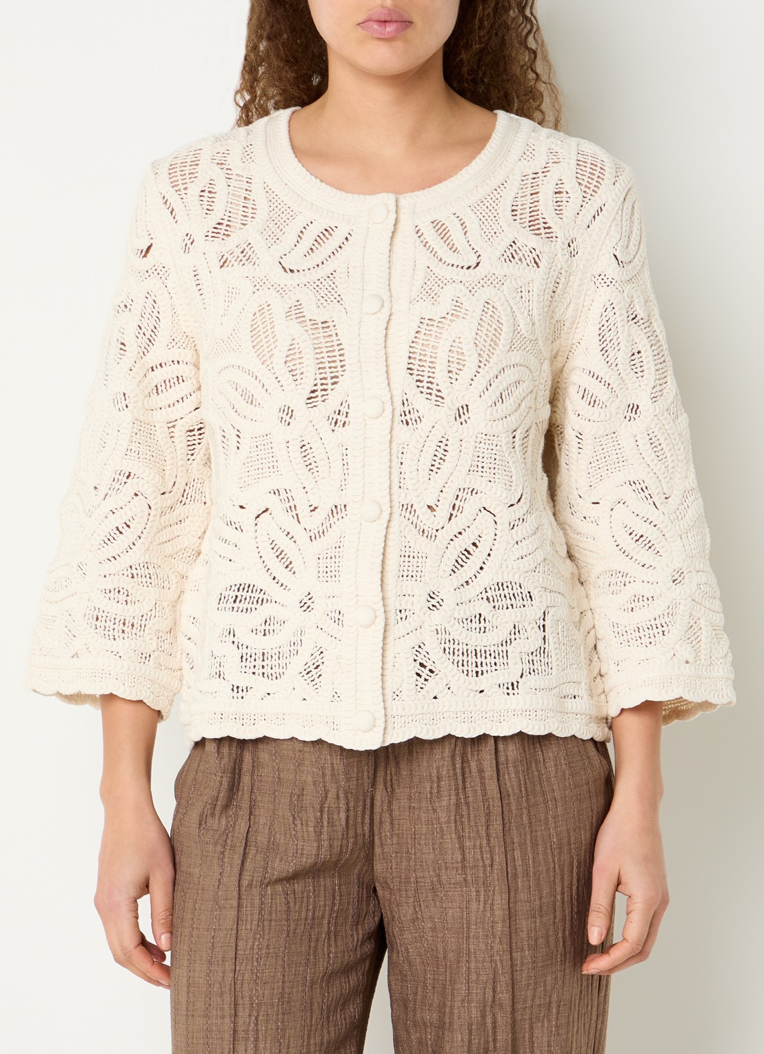 Claudia Sträter Grofgebreid vest met opengewerkt dessin - detail beige