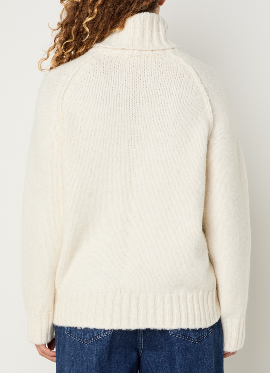 Claudia Sträter Grofgebreide trui in alpaca wolblend met col - achterkant 2 gebroken wit