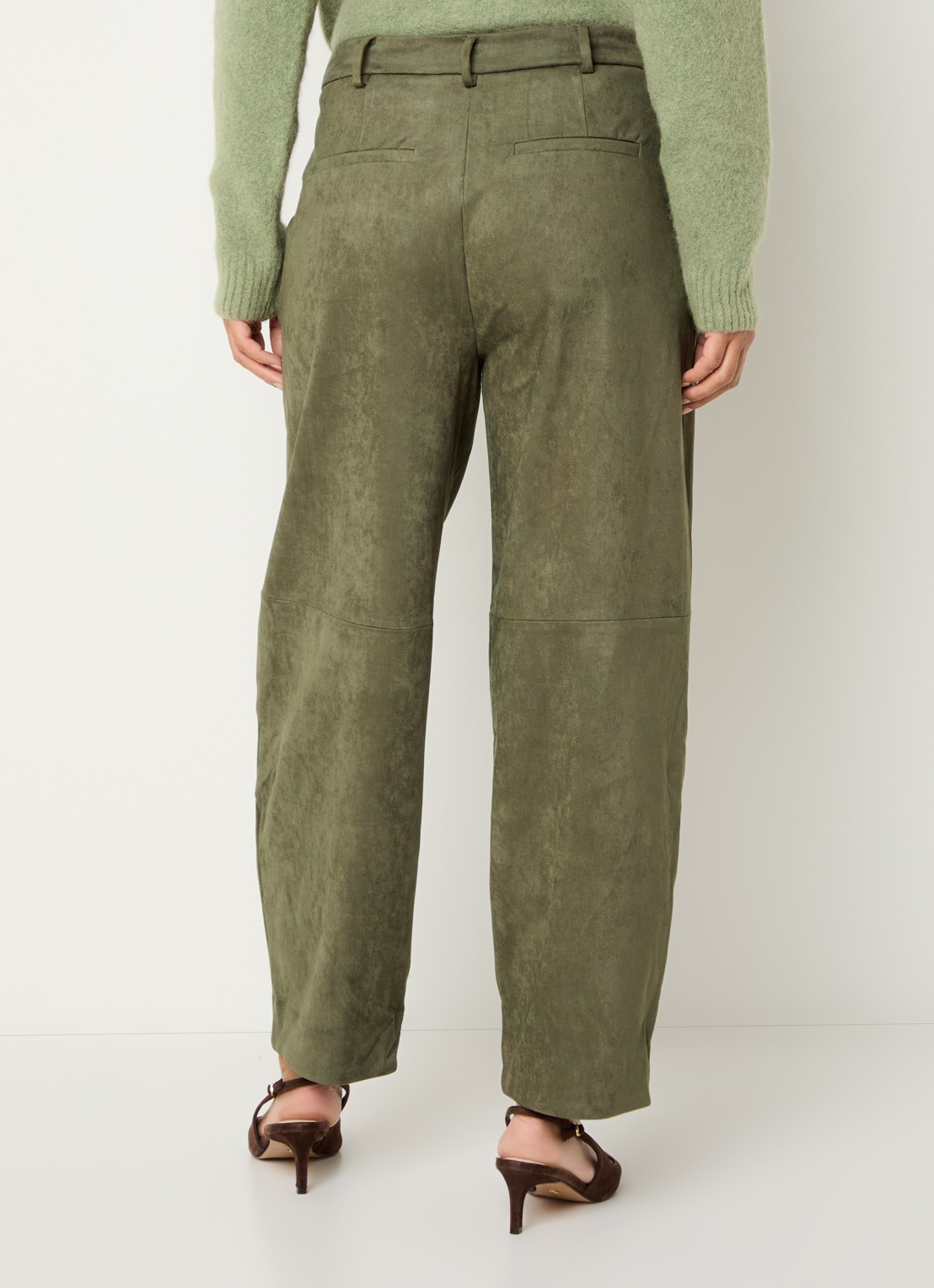 Claudia Sträter High waist balloon fit pantalon van imitatiesuède - achterkant 2 donkergroen