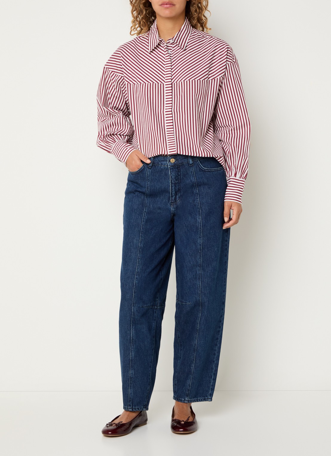 Claudia Sträter High waist barrel fit jeans met donkere wassing - voorkant 4 indigo