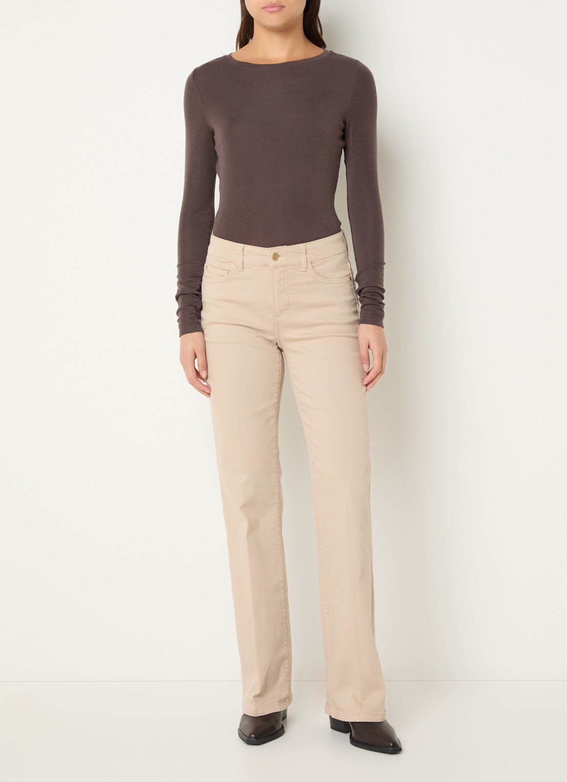 Claudia Sträter High waist flared jeans met gekleurde wassing - voorkant 2 zand
