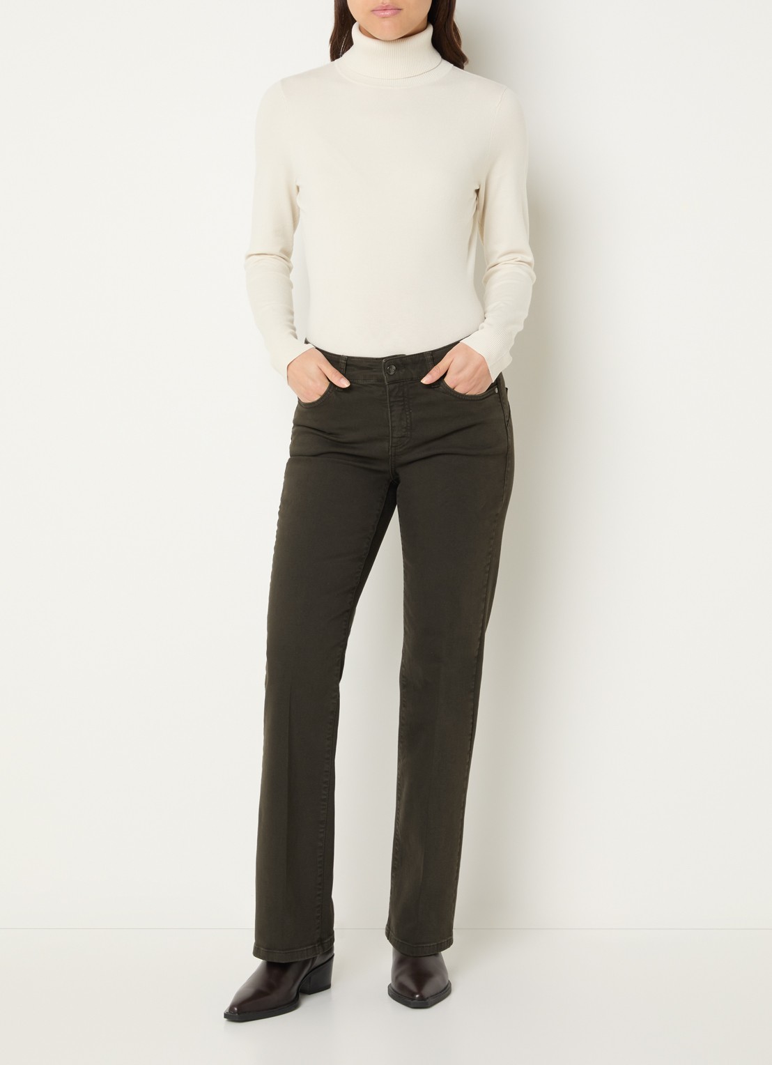 Claudia Sträter High waist flared jeans met gekleurde wassing - voorkant 2 donkerbruin