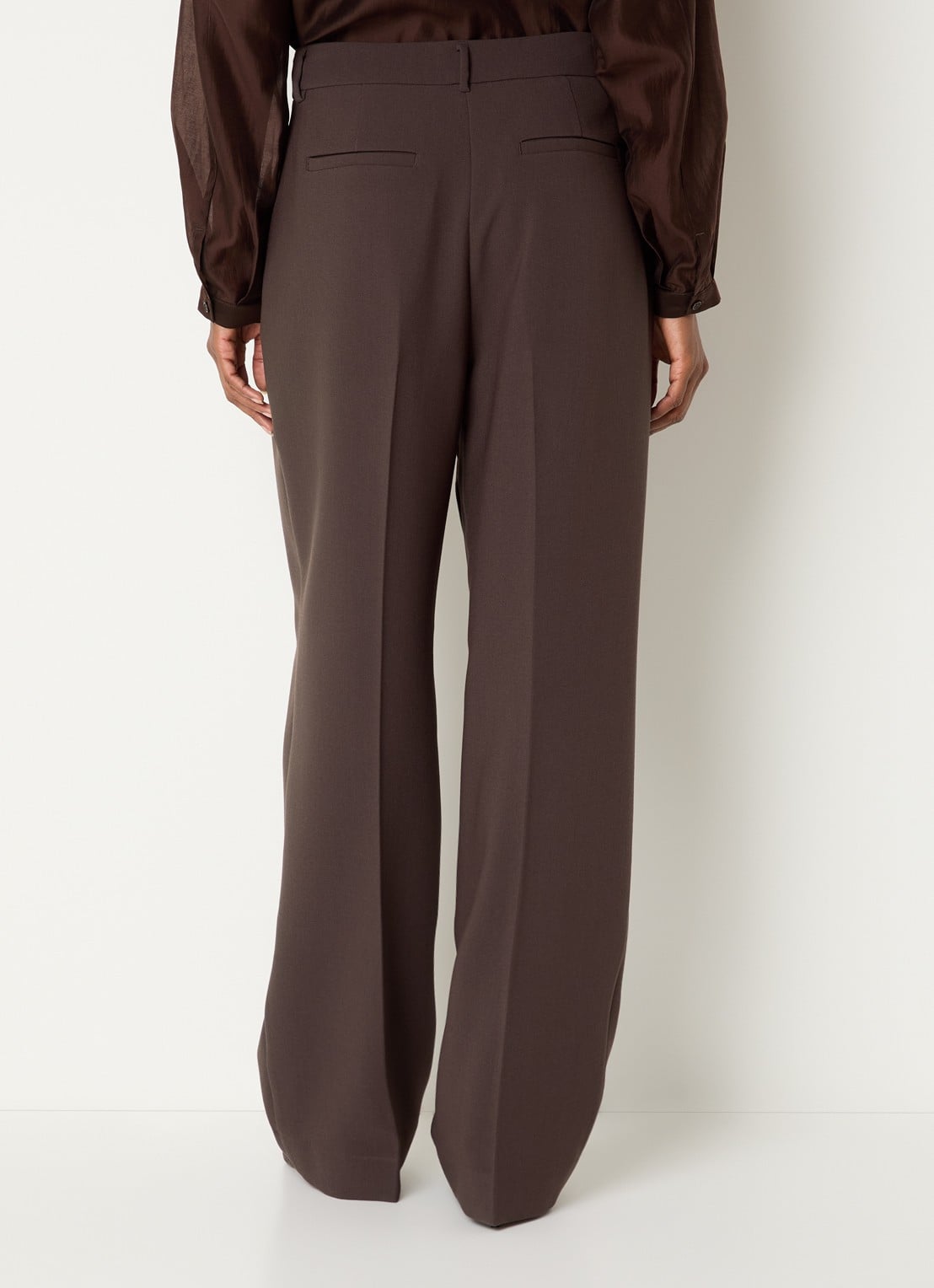Claudia Sträter High waist straight fit pantalon met steekvakken en persplooi - achterkant donkerbruin