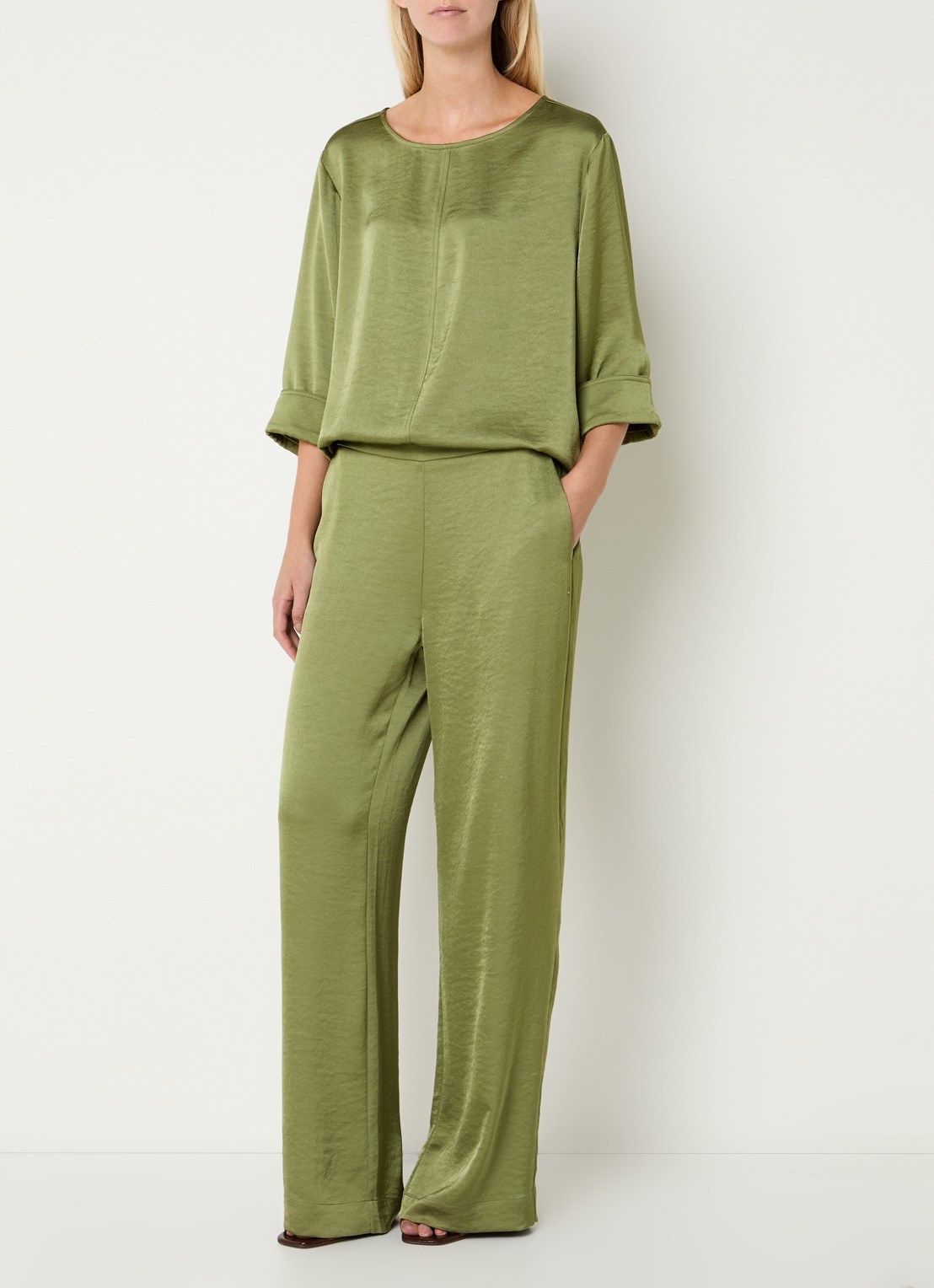 Claudia Sträter High waist straight fit pantalon van satijn met steekzakken - voorkant 3 groen