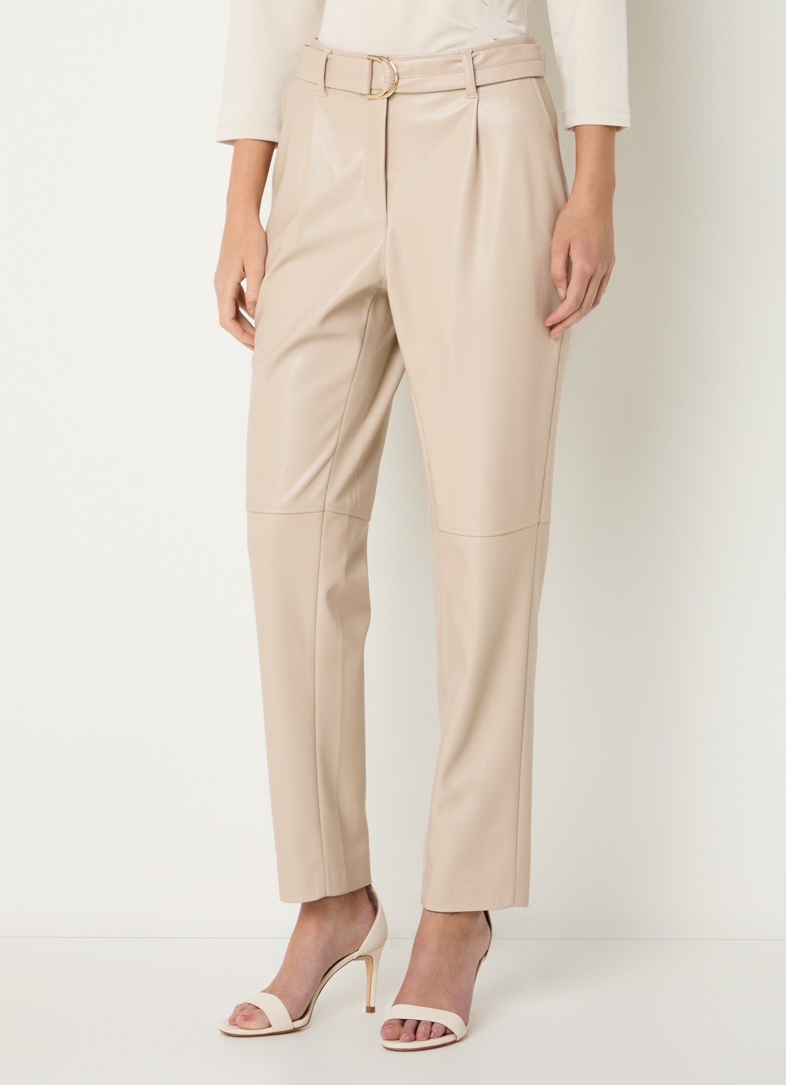 Claudia Sträter High waist tapered fit pantalon van imitatieleer met steekzakken - detail 4 beige