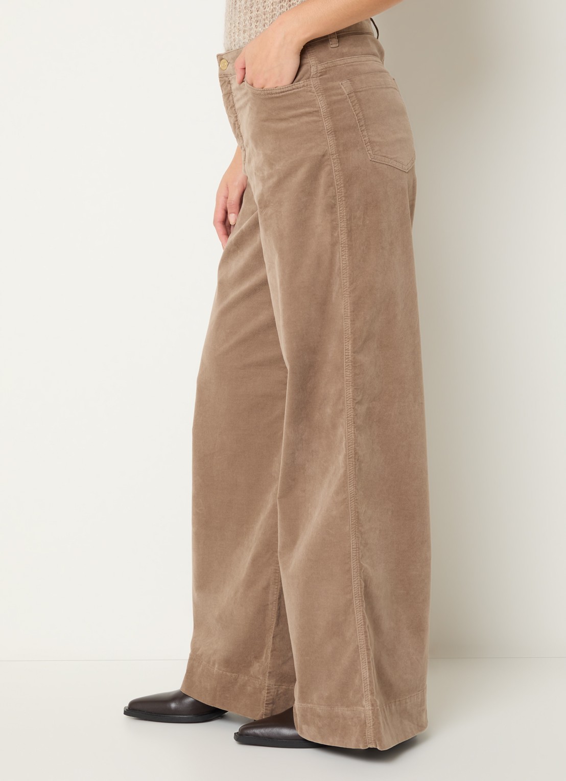 Claudia Sträter High waist wide fit broek van fluweel met steekzakken - detail 4 donkerbeige