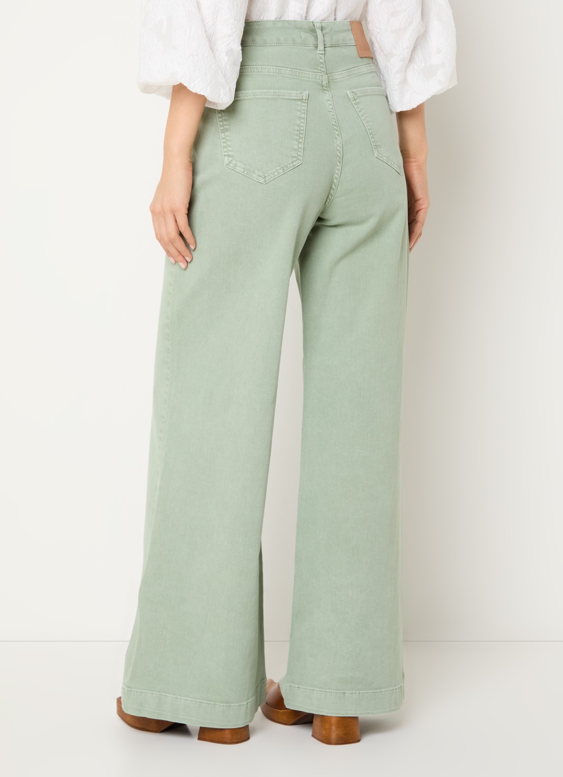 Claudia Sträter High waist wide leg jeans met steekzakken - achterkant lindegroen