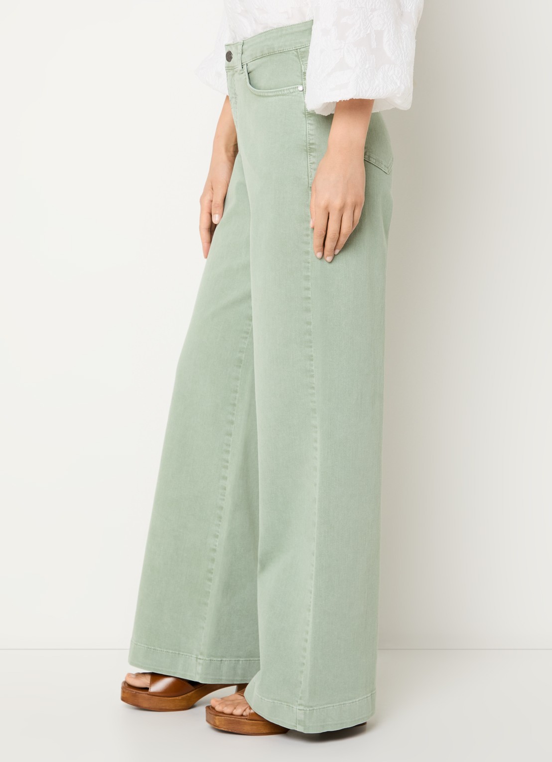 Claudia Sträter High waist wide leg jeans met steekzakken - detail 3 lindegroen