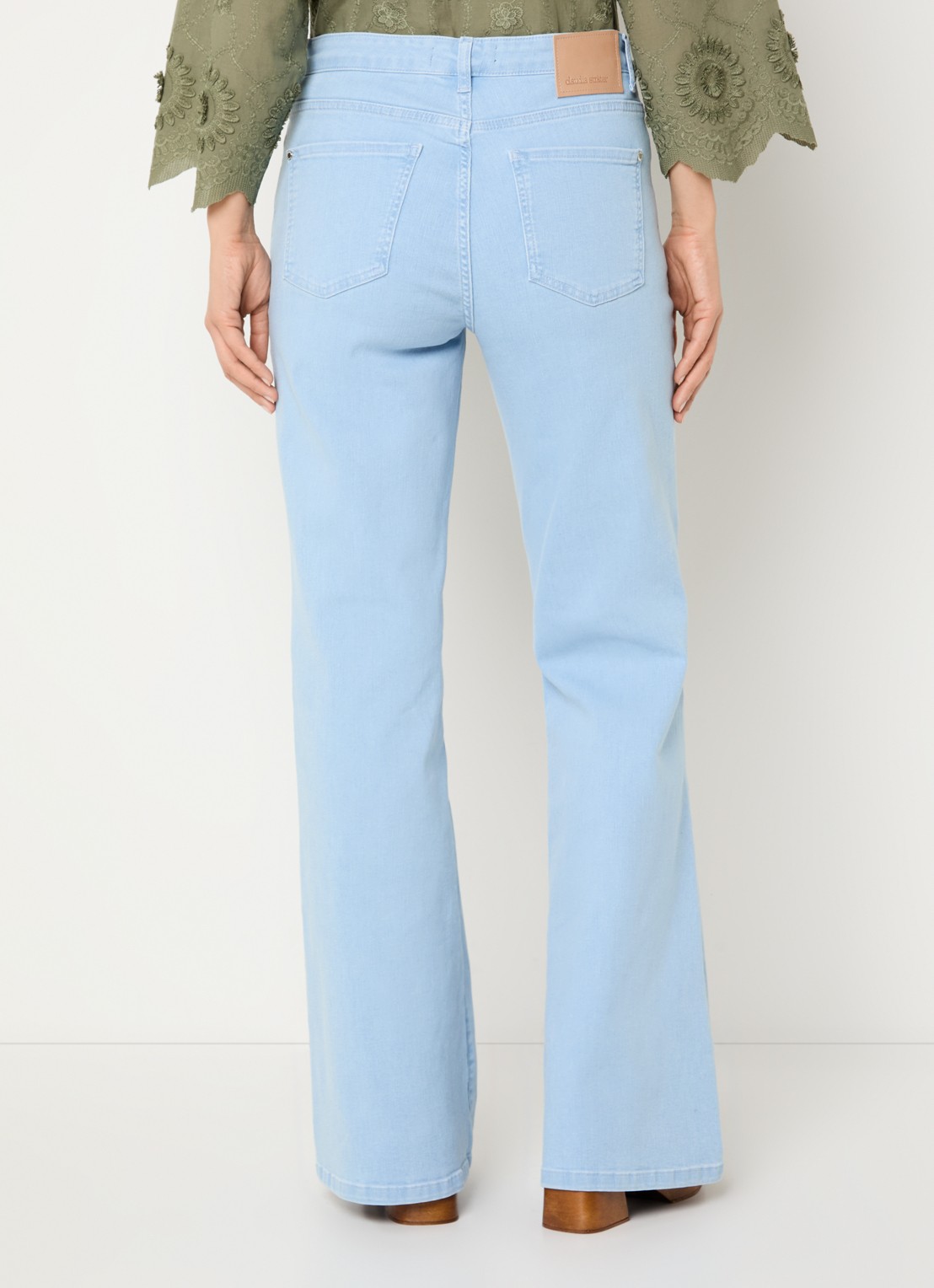 Claudia Sträter High waisted flared jeans met lichte wassing - achterkant indigo