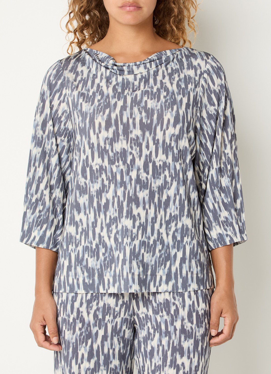 Claudia Sträter Long sleeve met print - detail 2 staalblauw