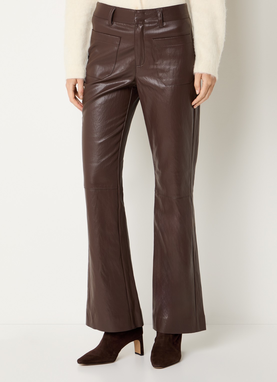 Claudia Sträter Mid waist flared fit broek van imitatieleer met opgestikte zakken - detail hazelnootbruin