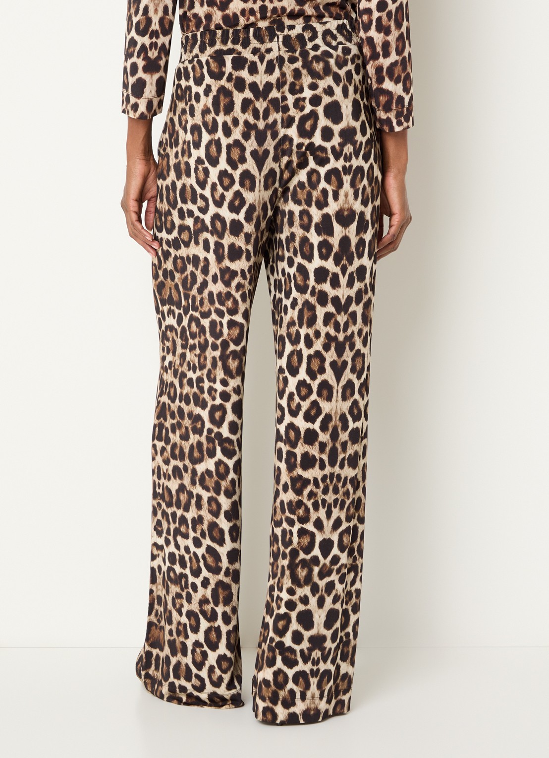 Claudia Sträter Mid waist loose fit broek met steekzakken en panterprint - achterkant 2 camel