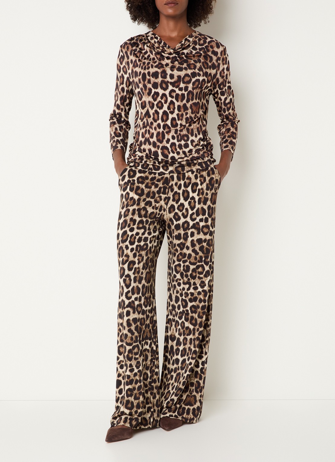 Claudia Sträter Mid waist loose fit broek met steekzakken en panterprint - voorkant 4 camel