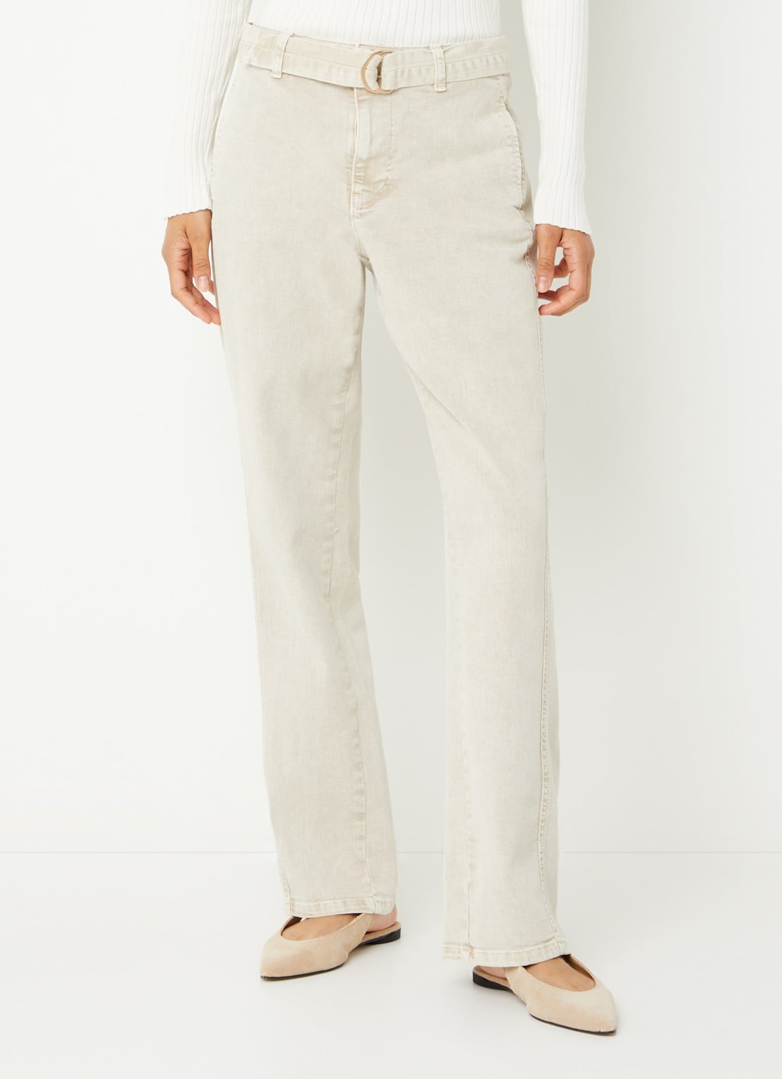 Claudia Sträter Mid waist straight fit jeans met gekleurde wassing en ceintuur - detail creme