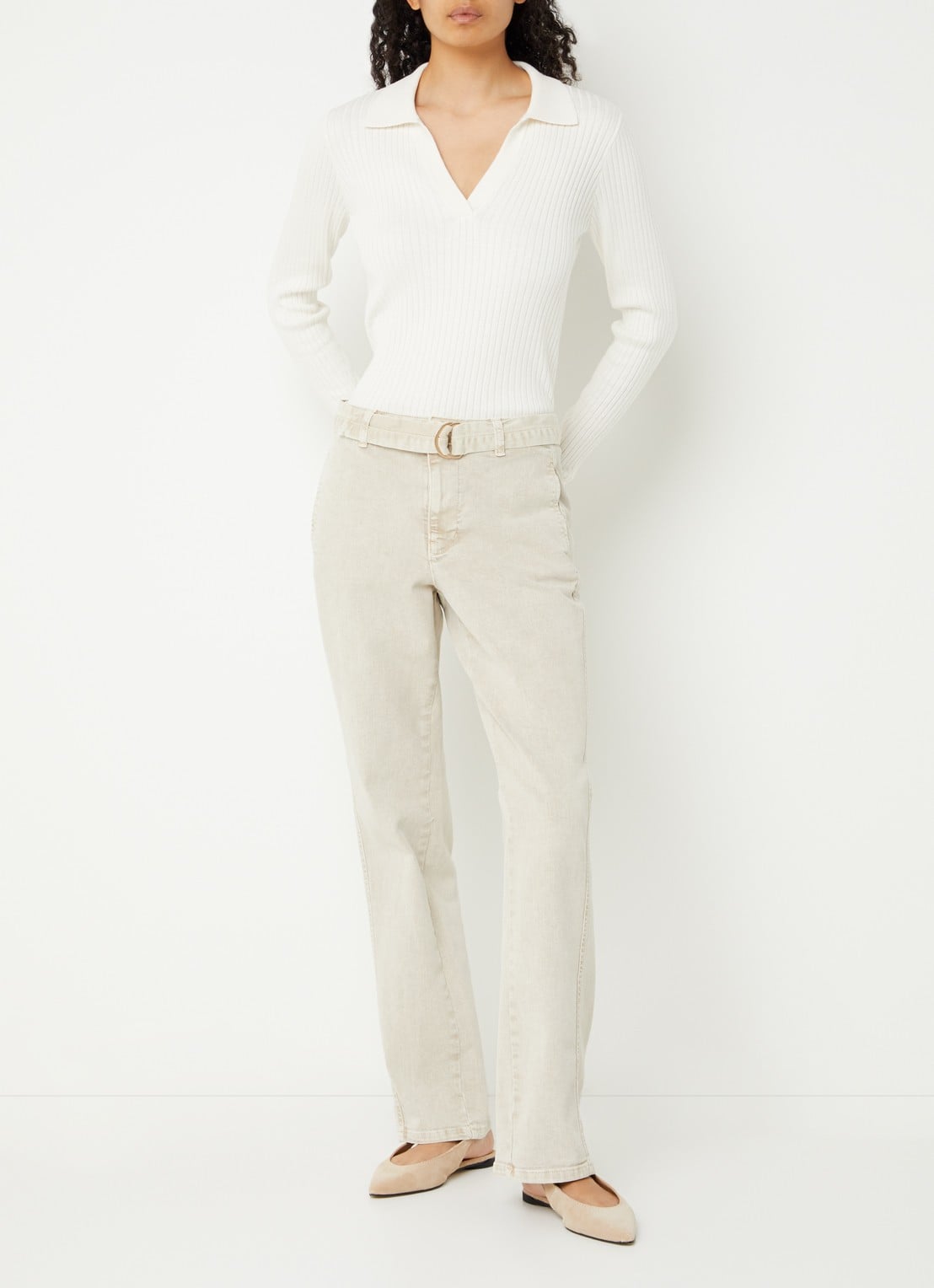Claudia Sträter Mid waist straight fit jeans met gekleurde wassing en ceintuur - voorkant 4 creme
