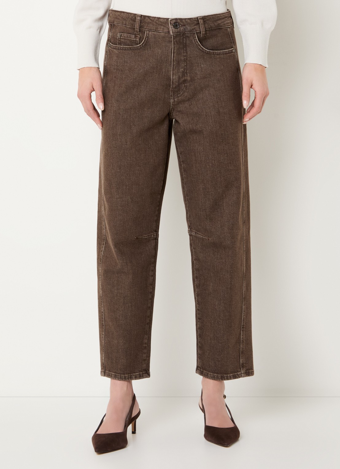 Claudia Sträter Mid waist tapered fit jeans met gekleurde wassing - detail 3 bruin