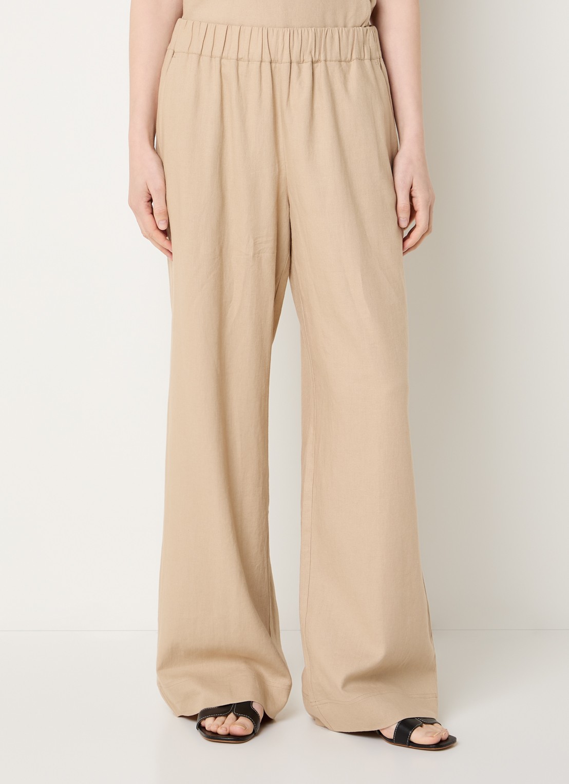 Claudia Sträter Mid waist wide fit broek met steekzakken - detail 4 donkerbeige