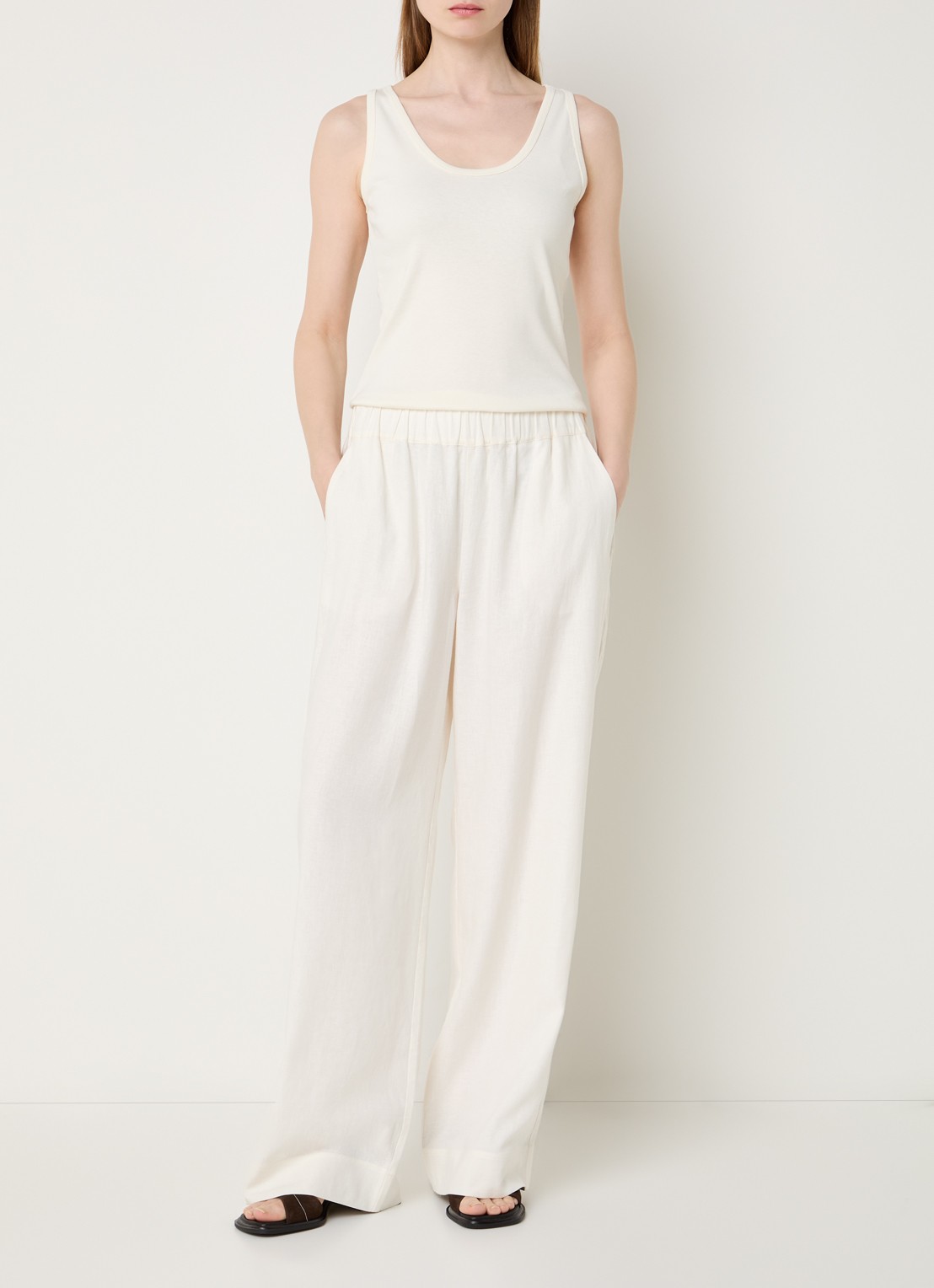 Claudia Sträter Mid waist wide fit broek met steekzakken - voorkant 3 gebroken wit