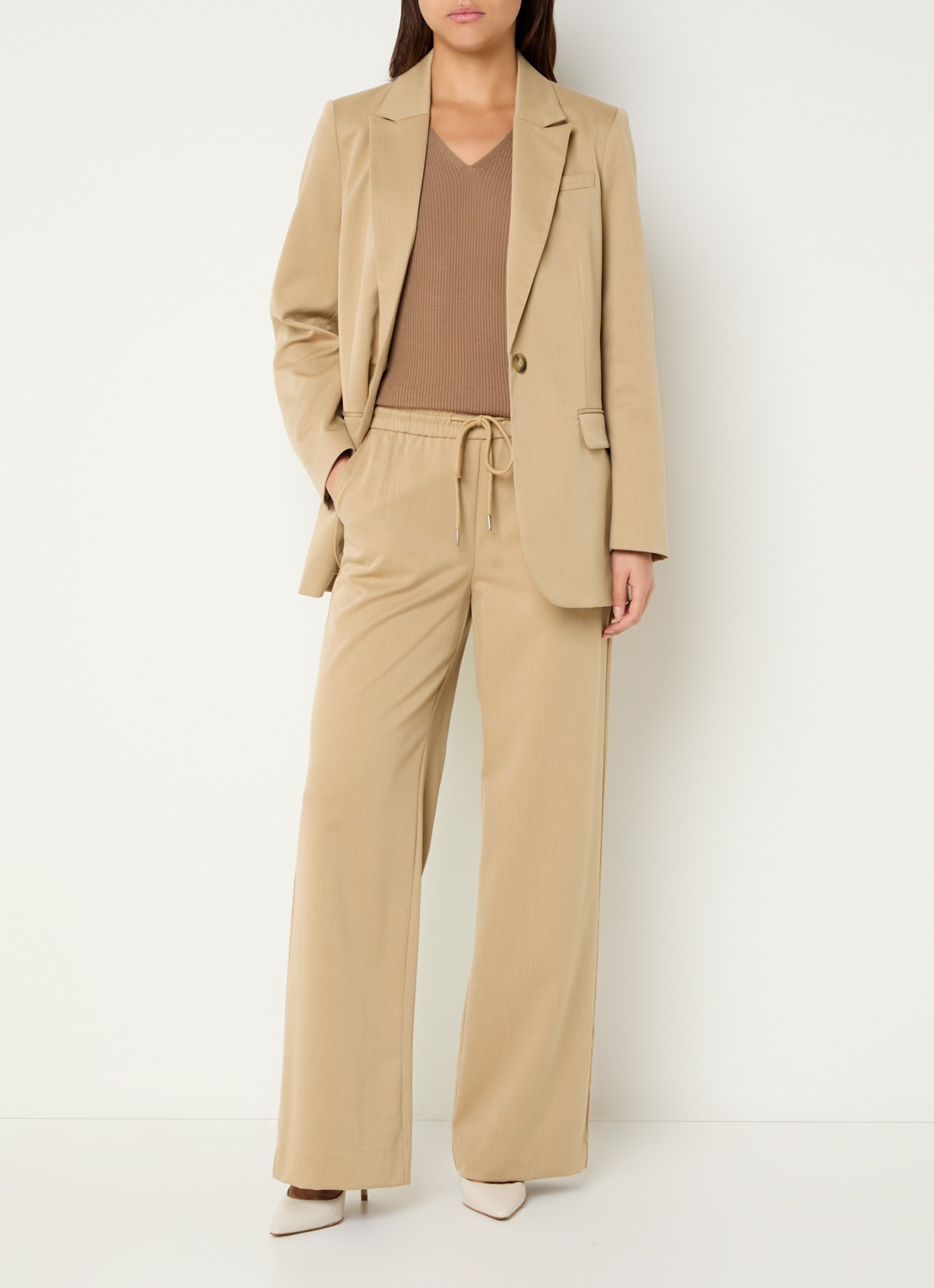 Claudia Sträter Mid waist wide fit chino met steekzakken - voorkant 3 camel