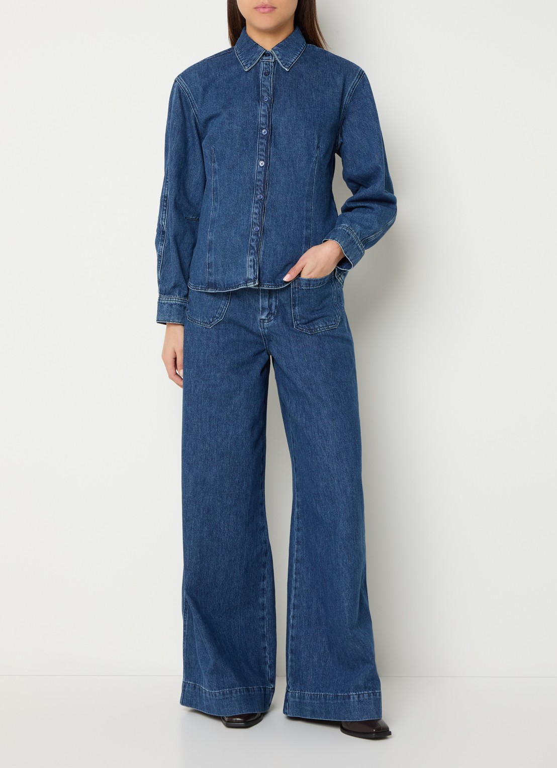 Claudia Sträter Mid waist wide fit jeans met medium wassing - voorkant 4 indigo