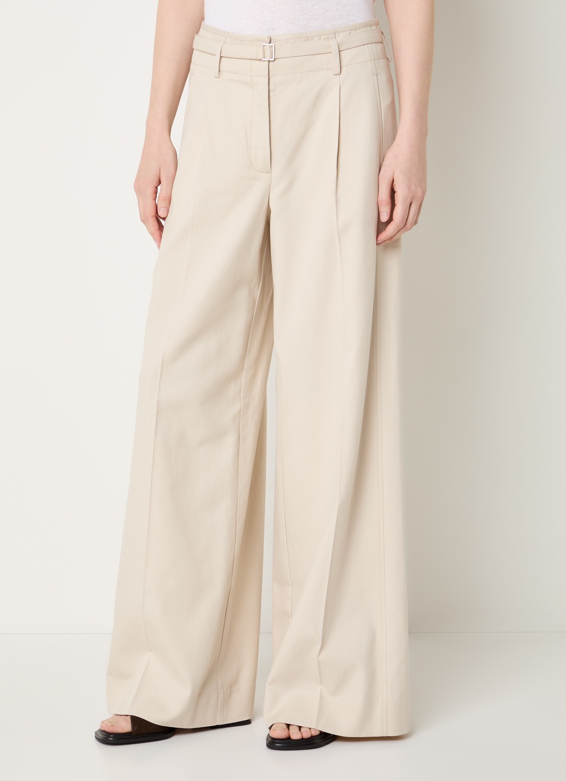 Claudia Sträter Mid waist wide fit pantalon met paspelzakken en persplooi - detail 4 creme