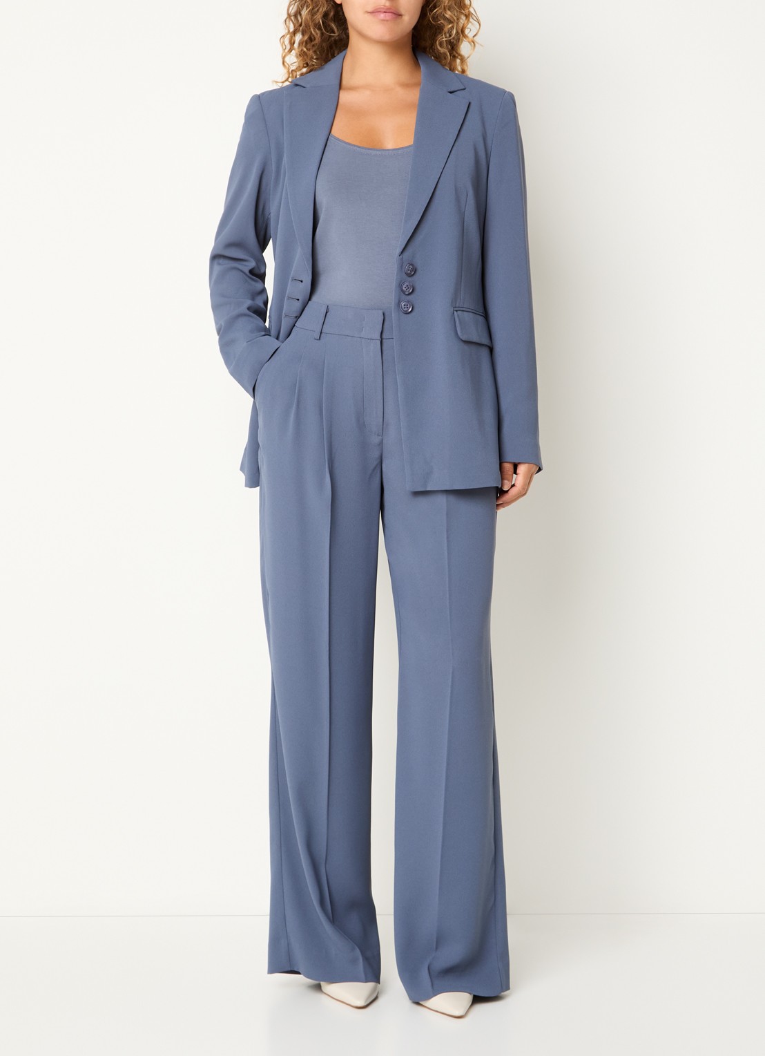 Claudia Sträter Mid waist wide fit pantalon met steekzakken - voorkant 3 staalblauw