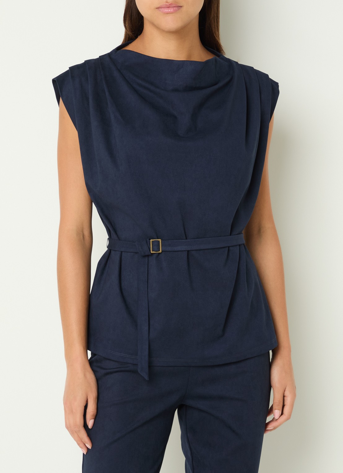 Claudia Sträter Mouwloze top met plooidetail en strikceintuur - detail donkerblauw