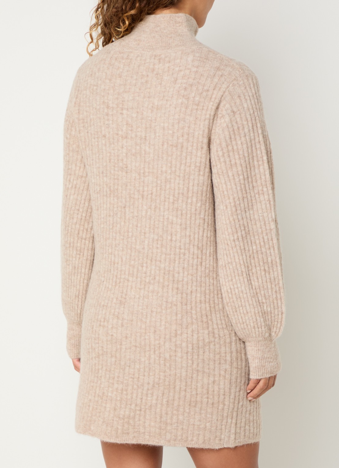 Claudia Sträter Ribgebreide mini jurk in alpaca wolblend - achterkant beige