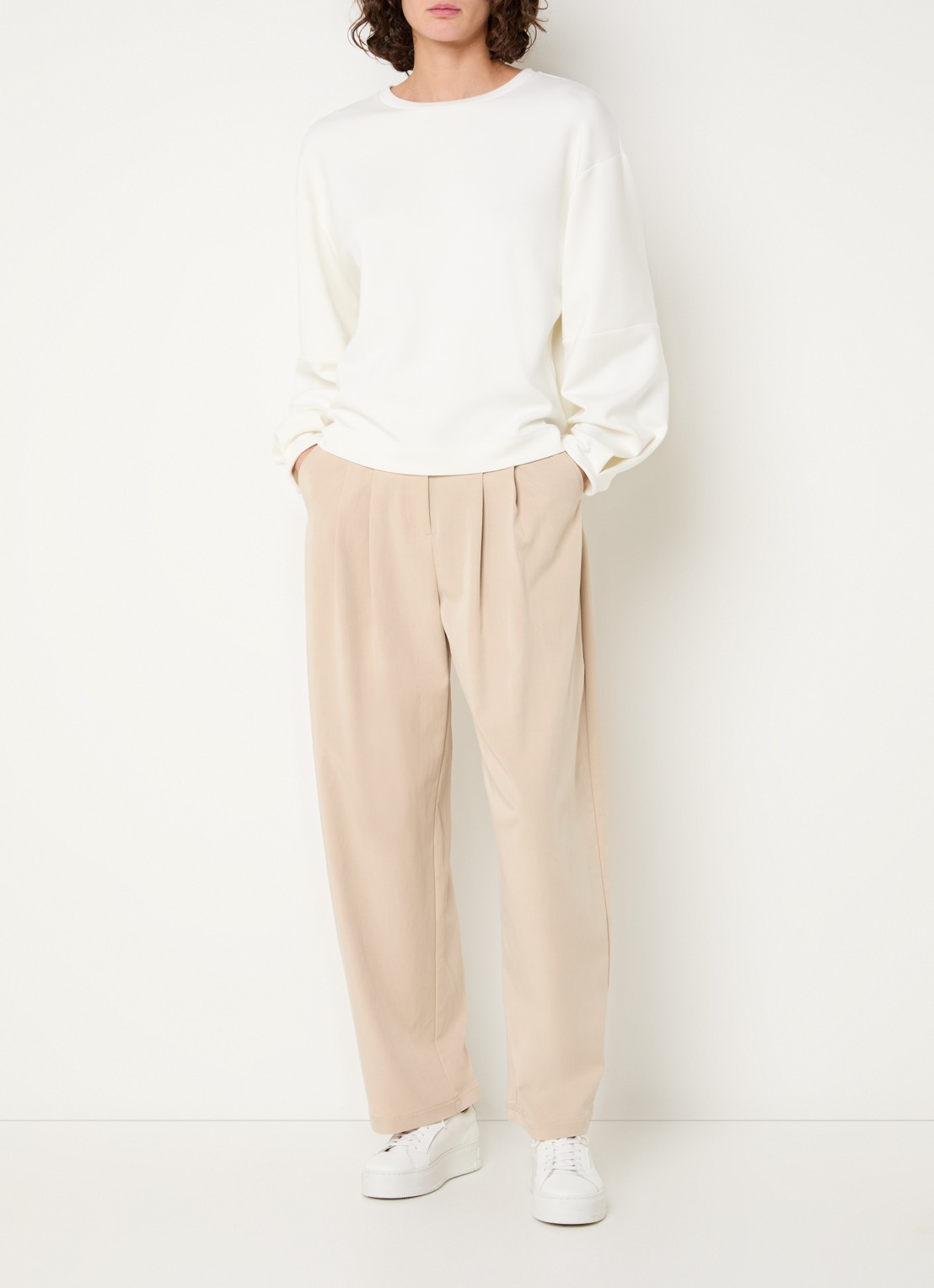 Claudia Sträter Sweater met ronde hals - voorkant 2 creme