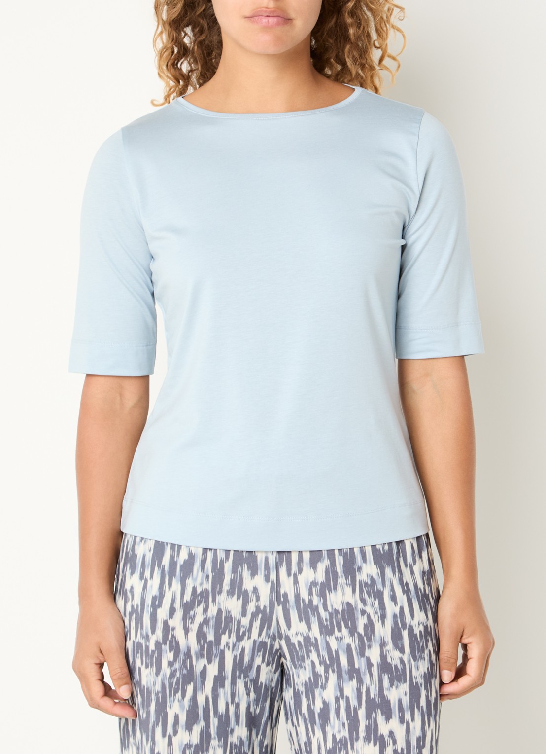 Claudia Sträter T-shirt met boothals - detail lichtblauw