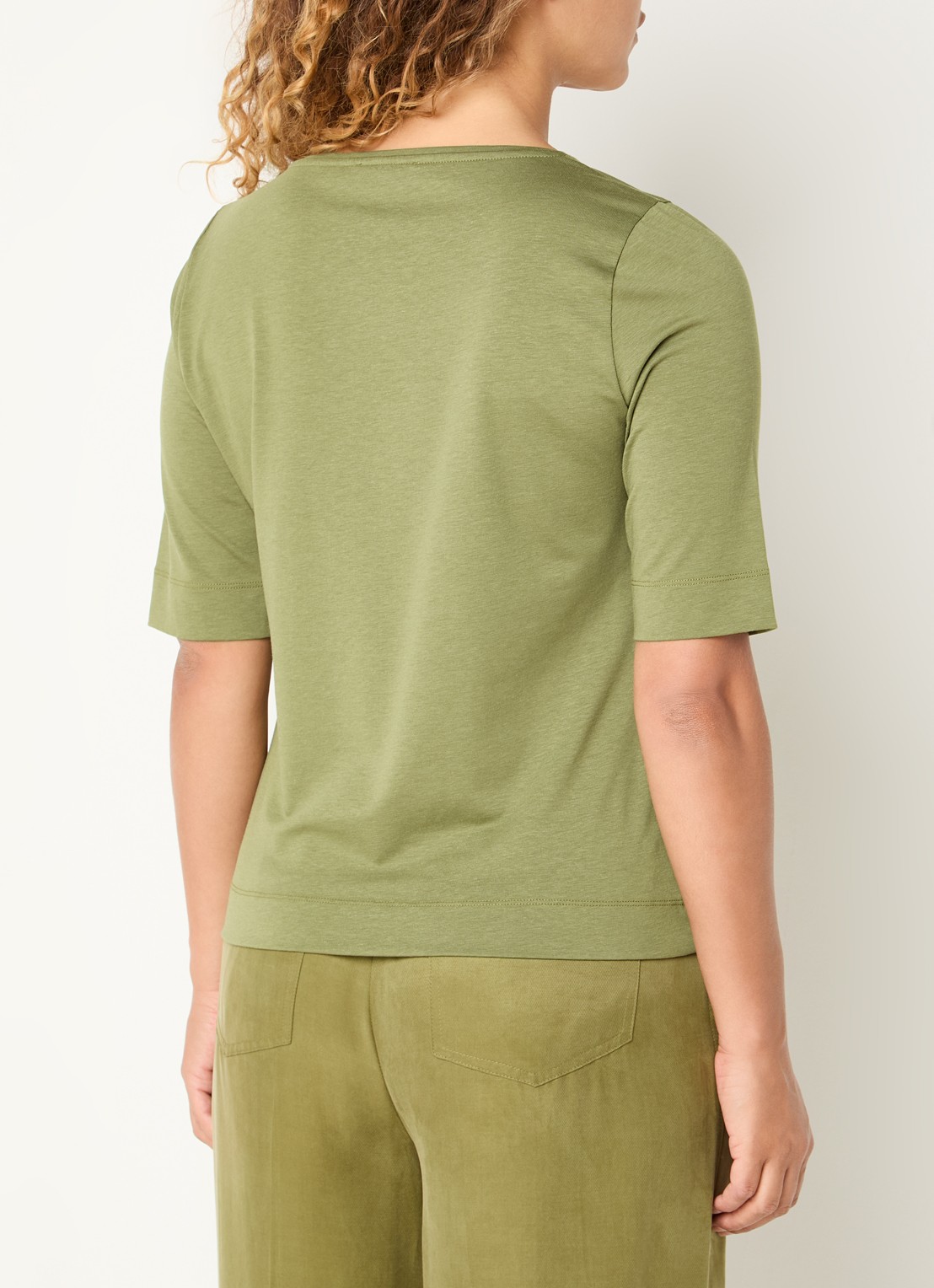 Claudia Sträter T-shirt met boothals - achterkant 4 mosgroen