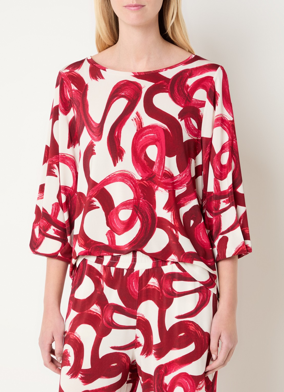Claudia Sträter Top met boothals en print - detail cranberryrood