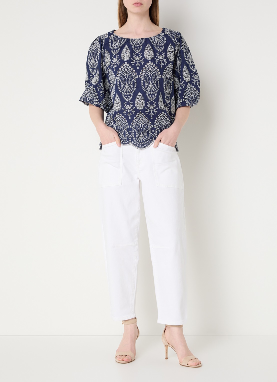 Claudia Sträter Top met broderie en pofmouw - voorkant 2 royalblauw