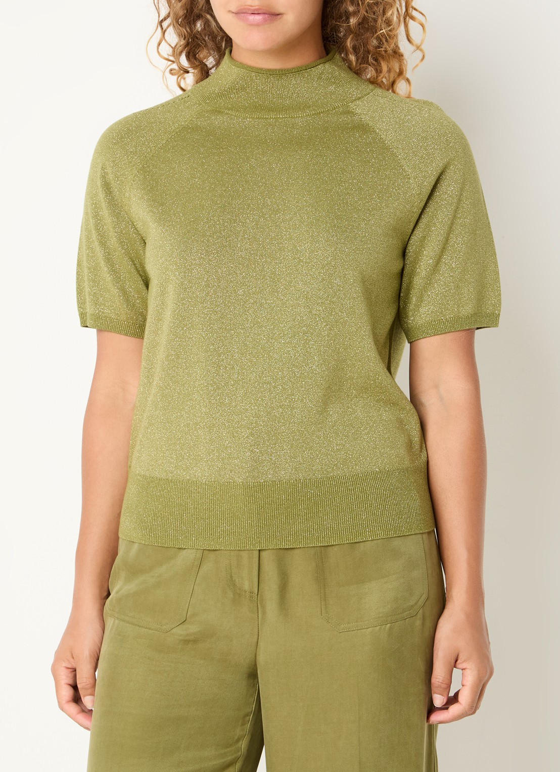 Claudia Sträter Top met metallic finish - detail mosgroen