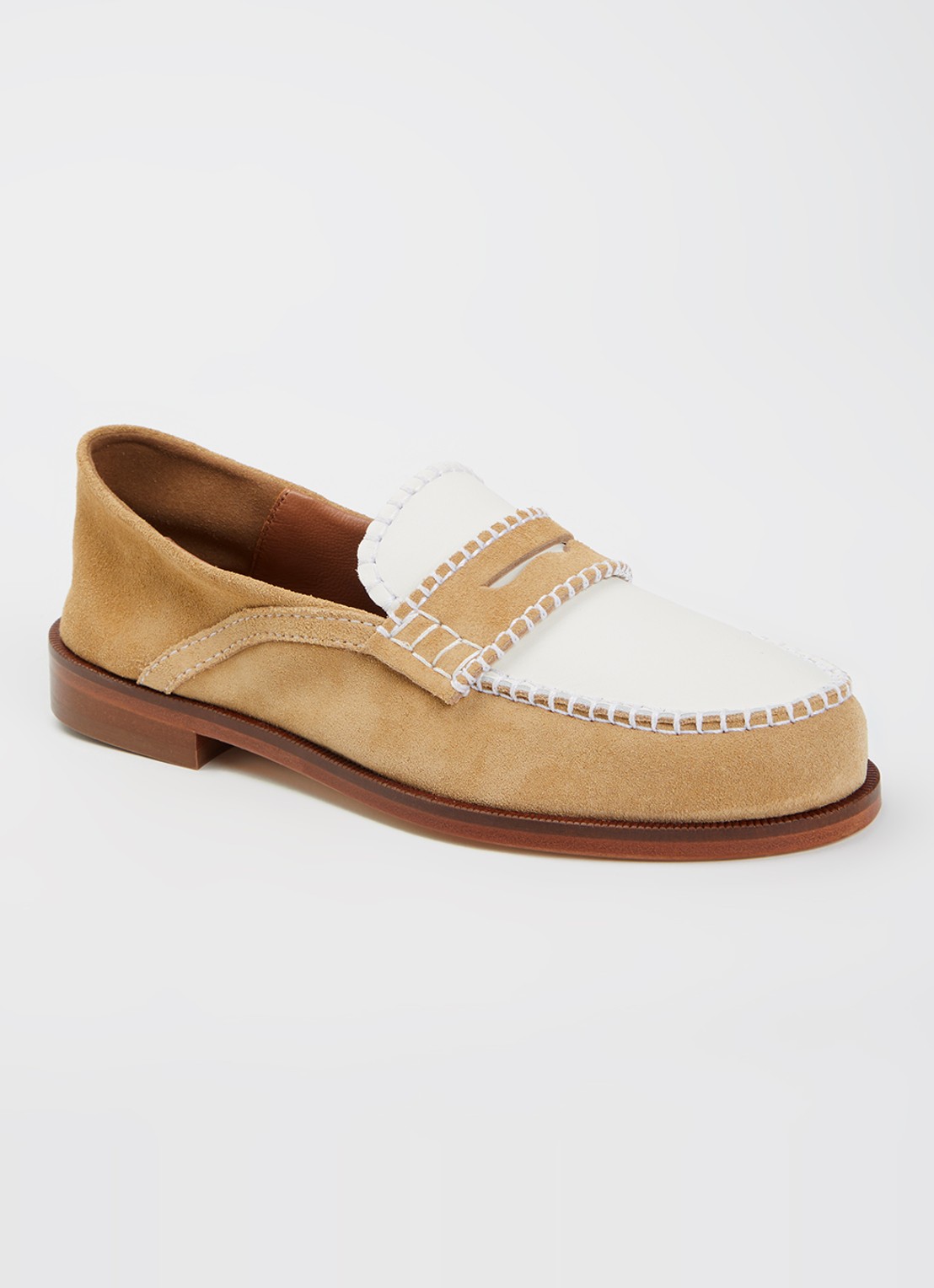Claudie Pierlot Audy loafer van kalfssuède - voorkant beige
