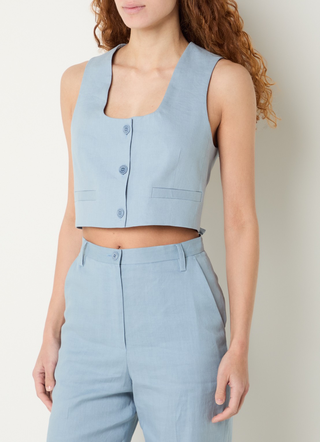 Claudie Pierlot Blazer in linnenblend met schoudervulling - detail 7 lichtblauw
