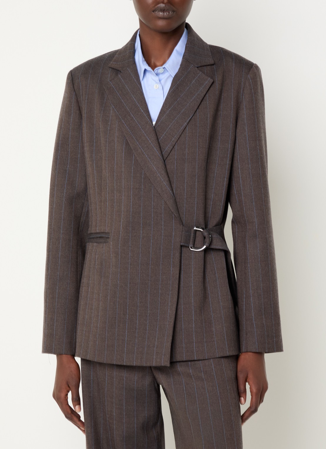 Claudie Pierlot Blazer in wolblend met paspelzakken - detail 4 chocoladebruin