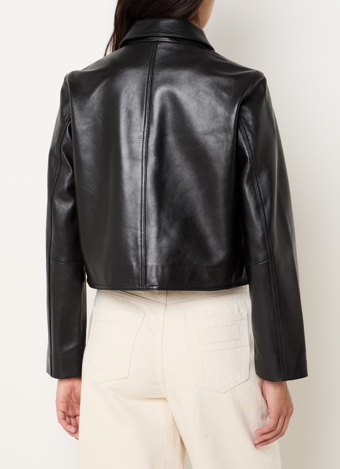 Claudie Pierlot Carlita cropped jack van lamsleer met steekzakken - achterkant 4 zwart
